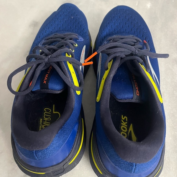 Brooks Ghost Max - Picture 2 of 4